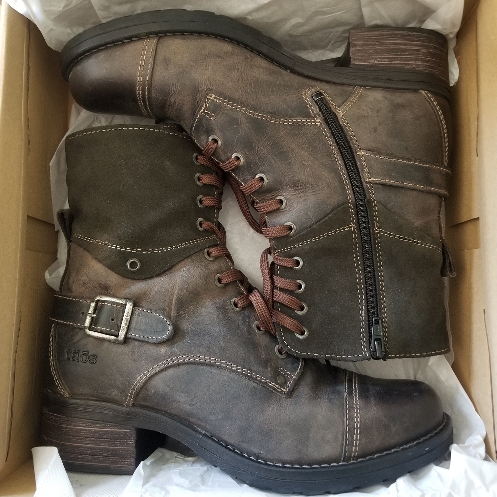 Womens Grey Leather Boots with Side Zipper size 40